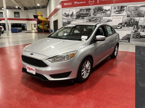 Used 2018 Ford Focus SE image 8
