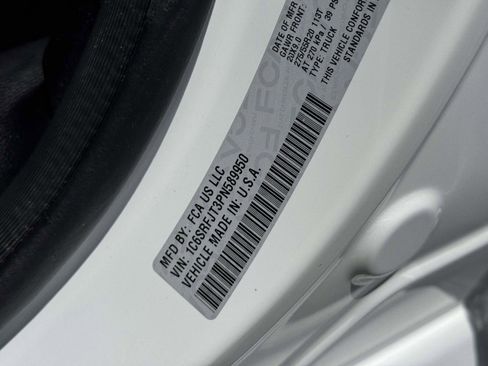 Used 2023 RAM 1500 Laramie AWD/4WD image 31