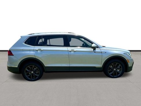 Used 2024 Volkswagen Tiguan SE FWD image 7
