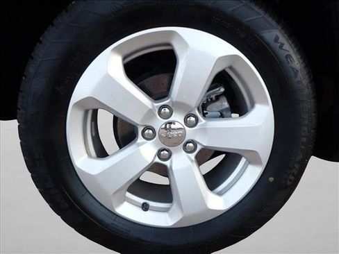 Used 2018 Jeep Compass Latitude w/ Popular Equipment Group FWD image 7
