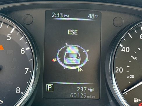 Used 2017 Nissan Rogue SV image 16