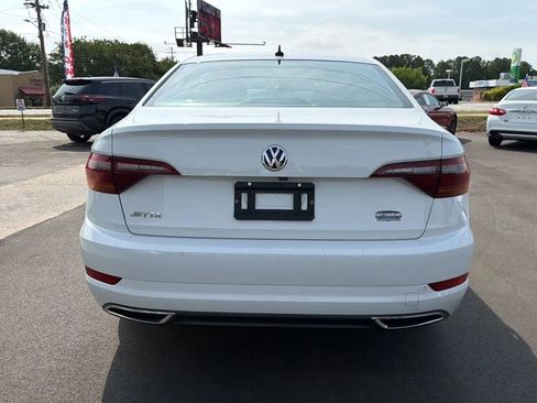 Used 2019 Volkswagen Jetta R-Line FWD image 4