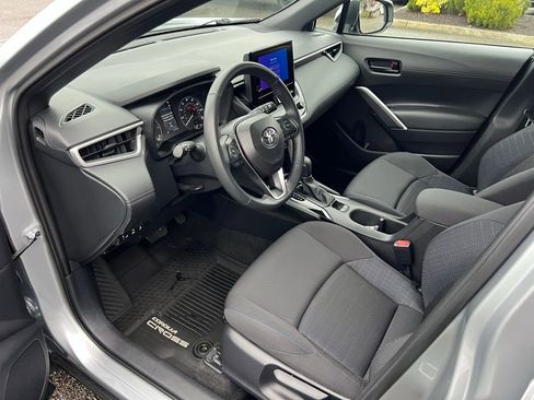 Certified 2024 Toyota Corolla Cross SE w/ Moonroof Package image 11
