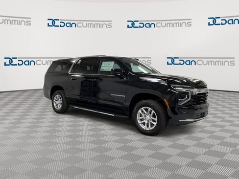 New 2026 Chevrolet Suburban LS AWD/4WD image 2