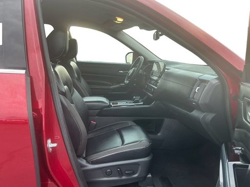 Used 2023 Nissan Pathfinder SL AWD/4WD image 22