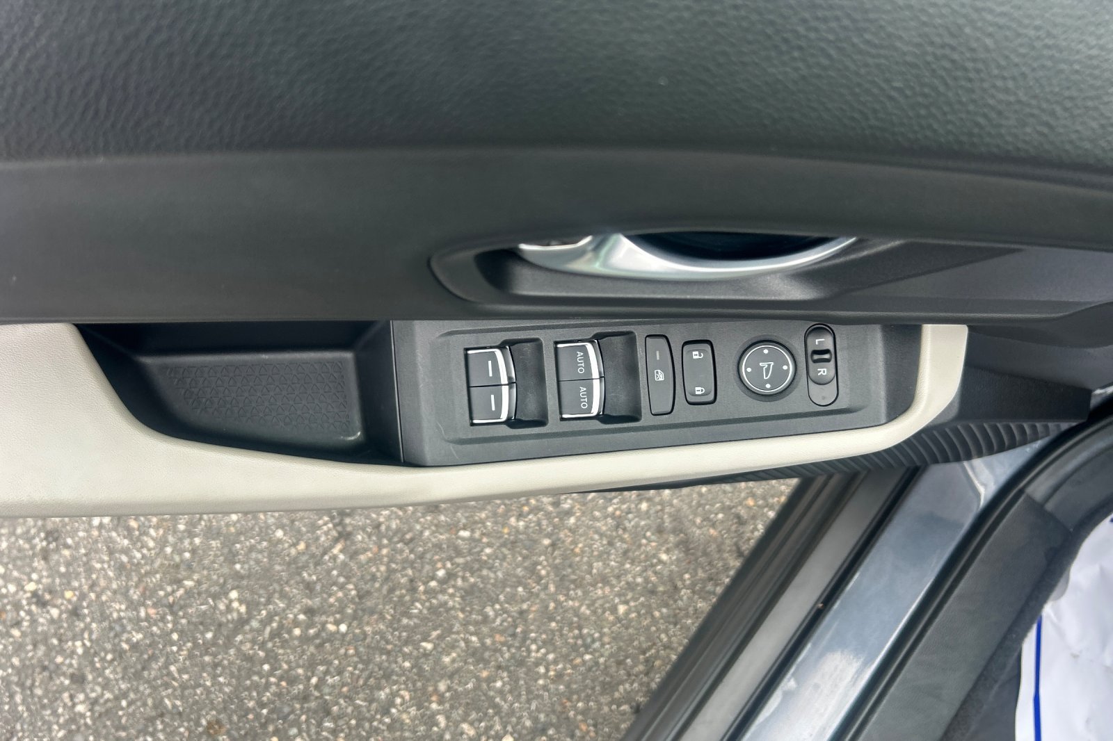 Used 2025 Honda Accord SE image 11
