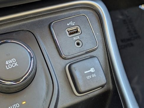 Used 2017 Jeep Compass Latitude w/ Popular Equipment Group image 24