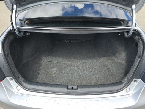Used 2017 Honda Accord Touring image 11