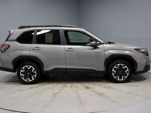 Used 2025 Subaru Forester Premium w/ Convenience Package #1 AWD/4WD image 12