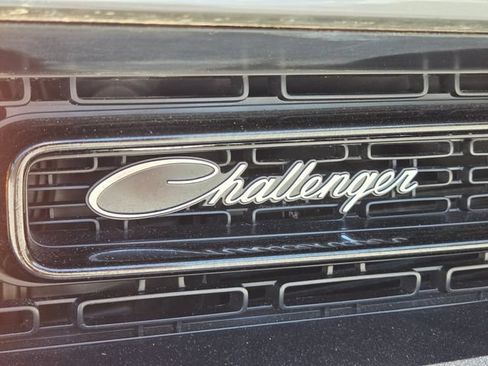 Certified 2017 Dodge Challenger R/T RWD image 9