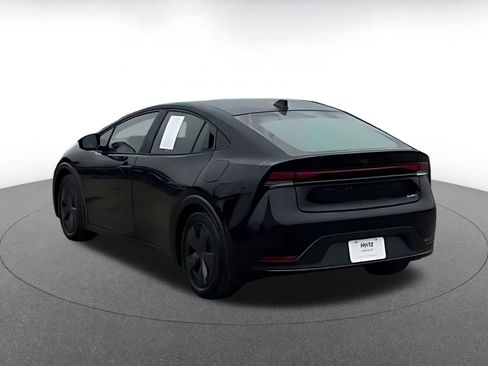 Used 2025 Toyota Prius LE image 16