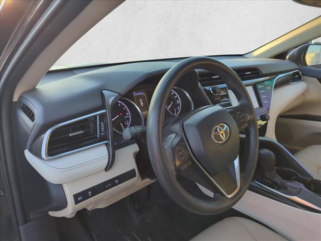 Used 2018 Toyota Camry LE w/ Convenience Package FWD image 11