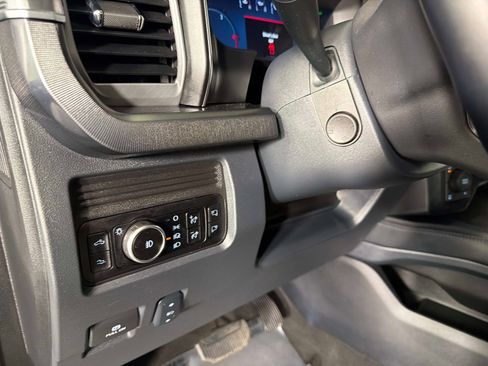 Used 2025 Ford F250 Platinum AWD/4WD image 43
