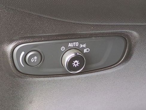 Used 2022 Chevrolet Equinox RS image 18