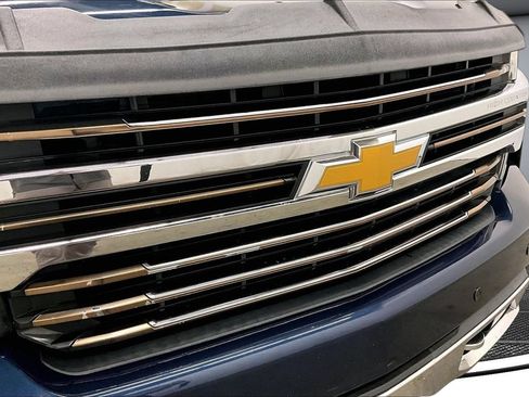 Used 2019 Chevrolet Silverado 1500 High Country AWD/4WD image 32