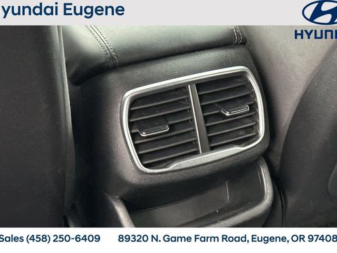 Used 2019 Hyundai Santa Fe SE image 16