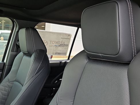 New 2026 Toyota 4Runner TRD Off-Road Premium AWD/4WD image 8