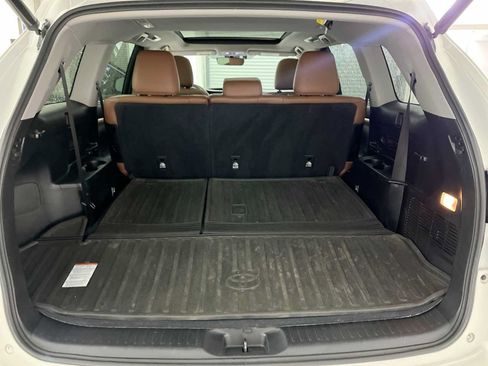 Used 2017 Toyota Highlander Limited Platinum AWD/4WD image 27
