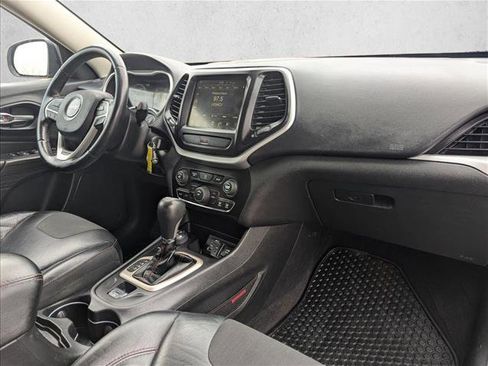 Used 2017 Jeep Cherokee Trailhawk image 21