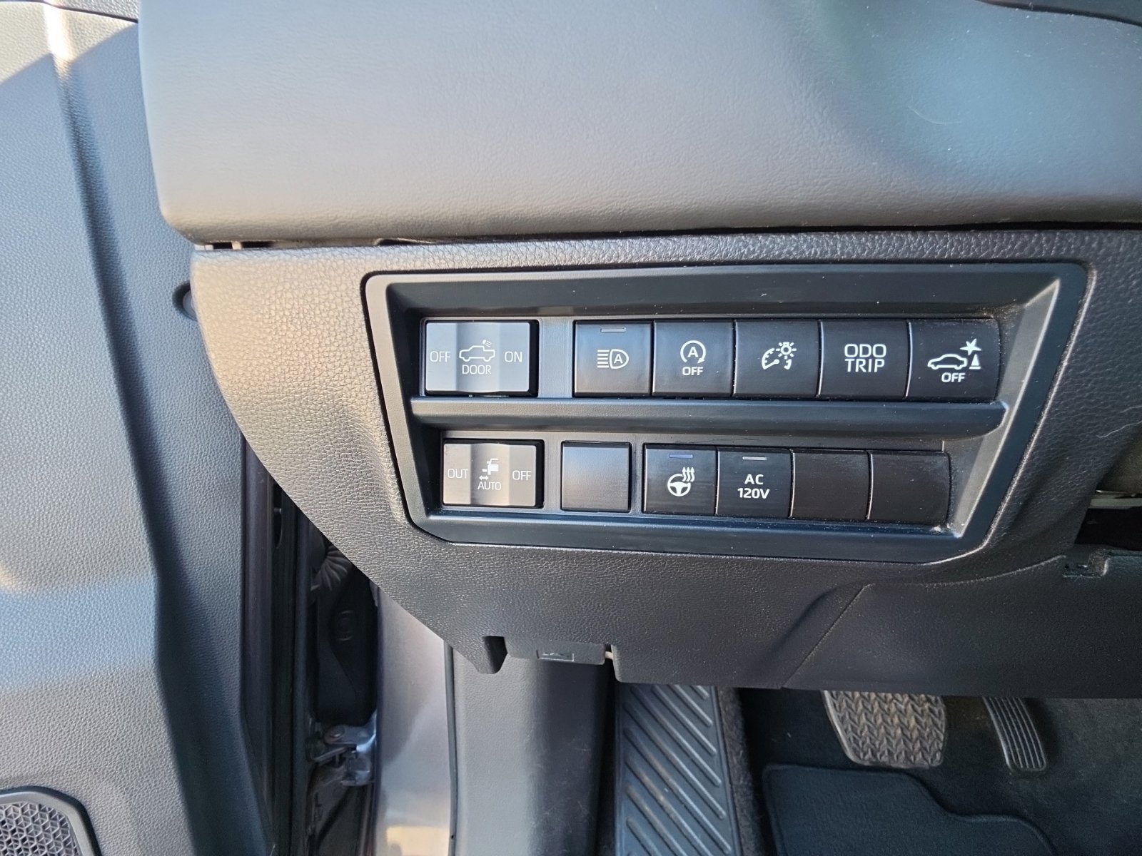 Used 2024 Toyota Tundra Platinum AWD/4WD image 14