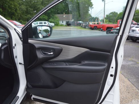 Used 2016 Nissan Murano SV AWD/4WD image 25