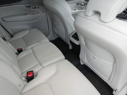 Used 2023 Volvo XC90 B6 Plus w/ Protection Package Premier AWD/4WD image 34