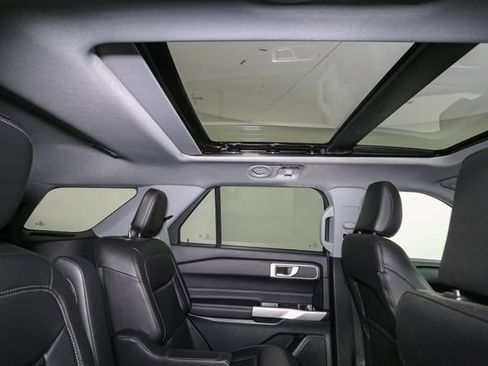 Used 2023 Ford Explorer XLT w/ Equipment Group 202A image 22