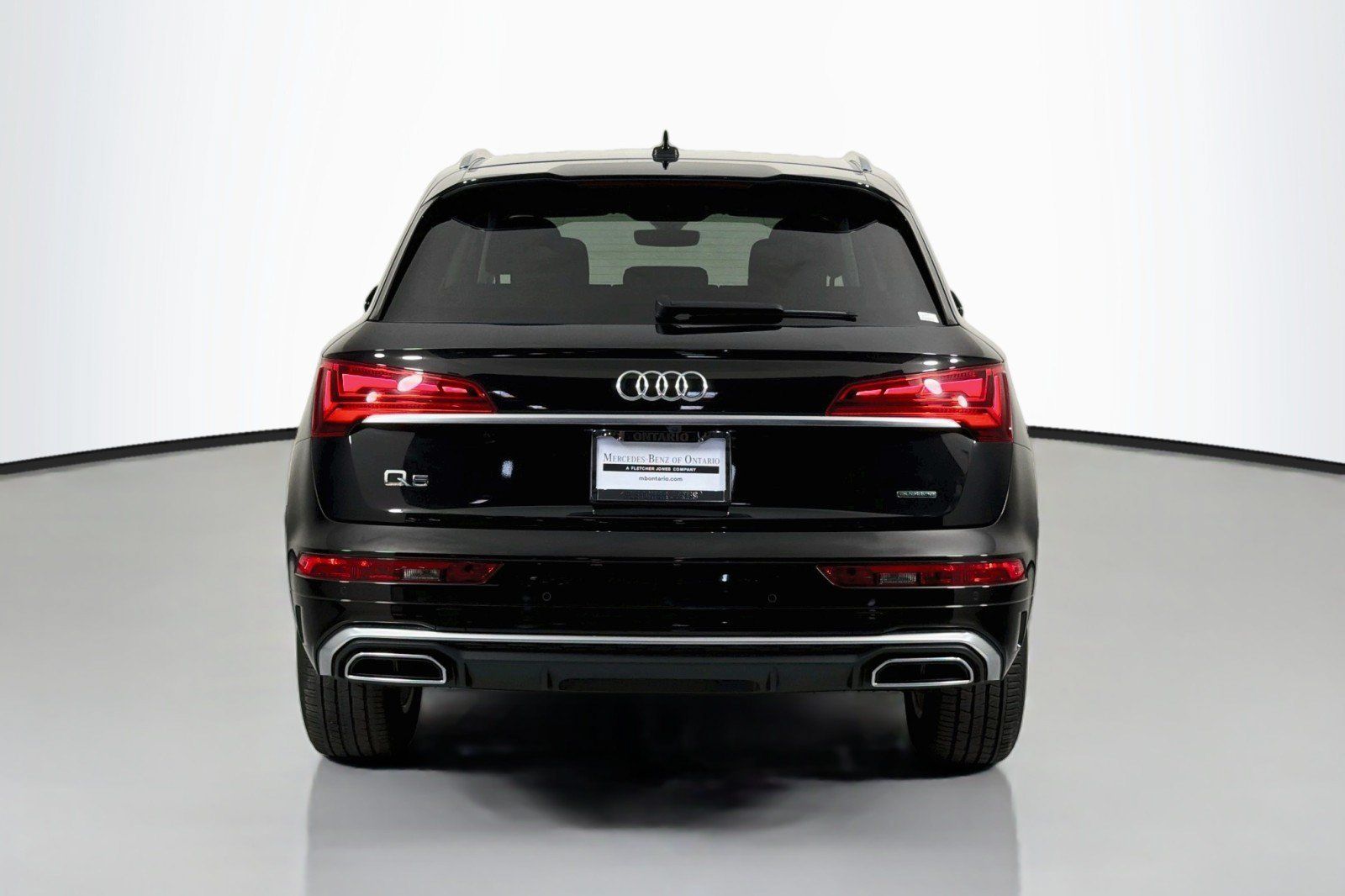 Used 2022 Audi Q5 2.0T Premium w/ Convenience Package AWD/4WD image 3