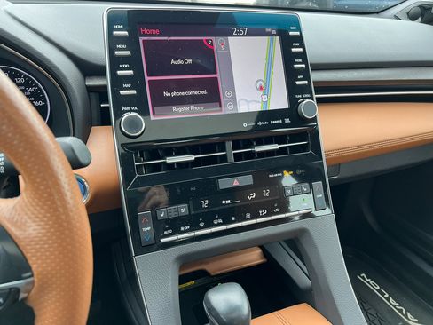 Used 2020 Toyota Avalon Limited w/ Advanced Safety Package image 19