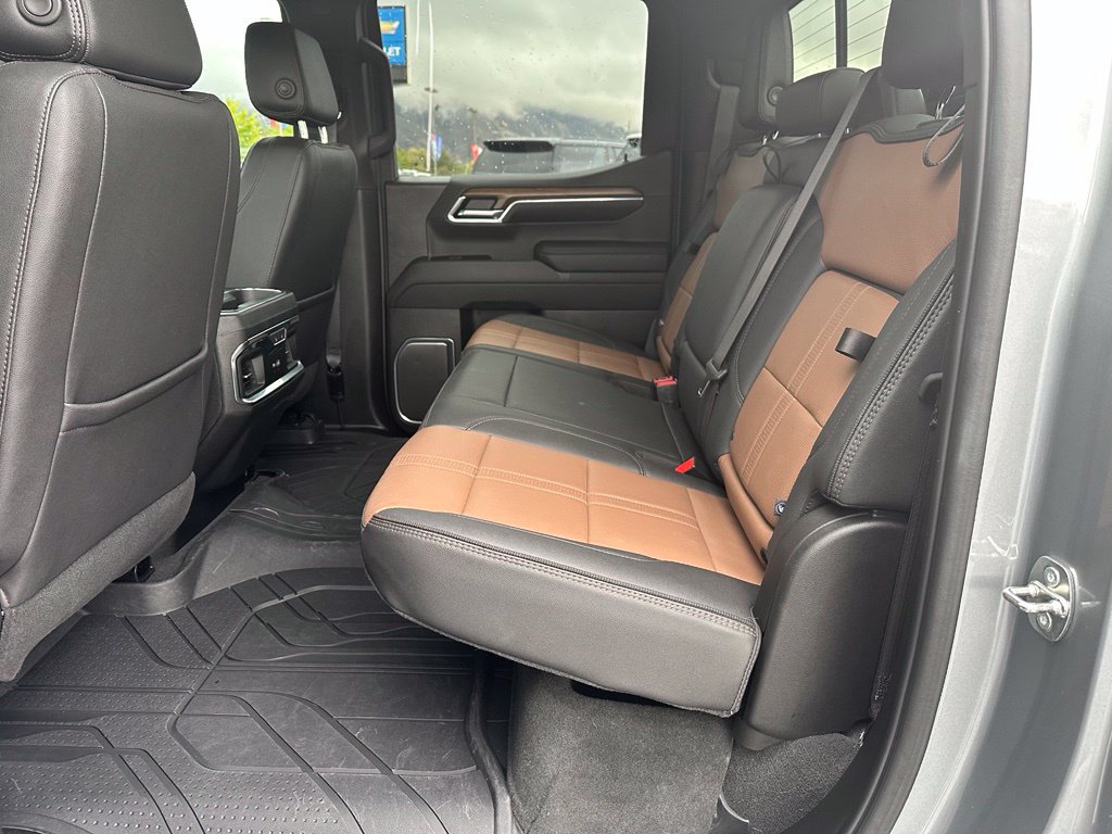 Certified 2023 Chevrolet Silverado 1500 High Country w/ Max Trailering Package AWD/4WD image 26