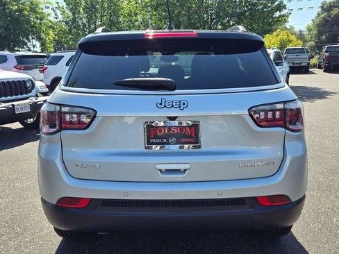 Used 2025 Jeep Compass Limited AWD/4WD image 5