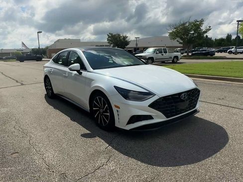 Used 2021 Hyundai Sonata Limited FWD image 2