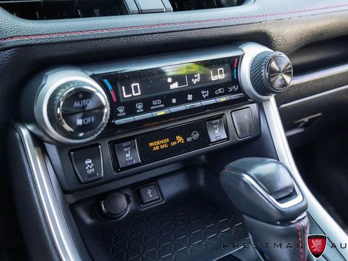 Used 2022 Toyota RAV4 SE w/ Weather & Moonroof Package AWD/4WD image 31