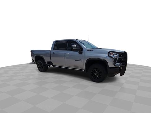 Used 2025 Chevrolet Silverado 2500 LTZ w/ LTZ Plus Package AWD/4WD image 2