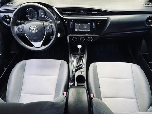 Used 2017 Toyota Corolla L FWD image 6
