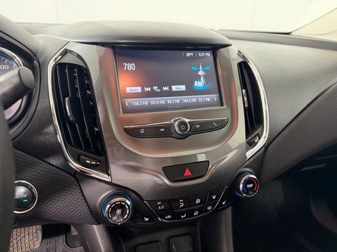 Used 2017 Chevrolet Cruze LT w/ Convenience Package FWD image 13