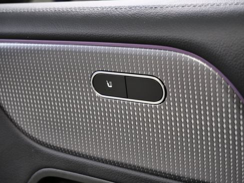 Certified 2022 Mercedes-Benz GLB 250 4MATIC image 33