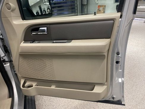 Used 2014 Ford Expedition EL XL image 34