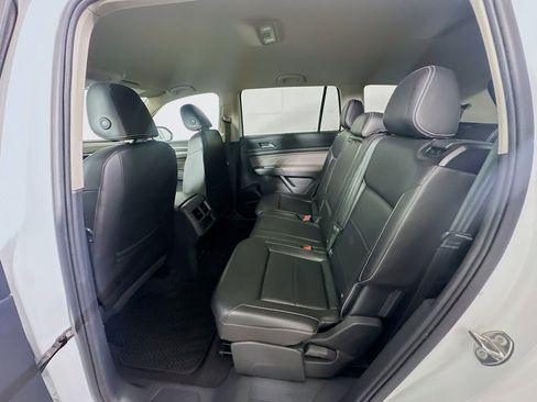 Used 2023 Volkswagen Atlas SE w/ Black Wheel Package FWD image 28