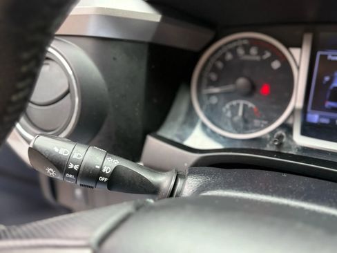 Used 2021 Toyota Tacoma SR5 w/ SR5 Appearance Package (SM) image 38