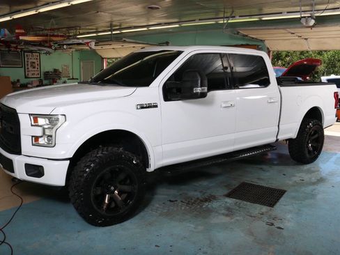 Used 2016 Ford F150 Lariat w/ Equipment Group 502A Luxury AWD/4WD image 30