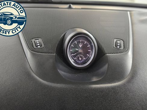 Used 2019 Maserati Levante GranLusso AWD/4WD image 16