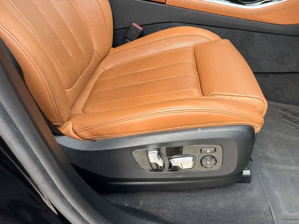 Used 2019 BMW X5 xDrive40i w/ Luxury Seating Package AWD/4WD image 18
