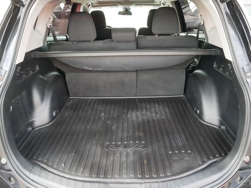 Used 2018 Toyota RAV4 XLE image 18
