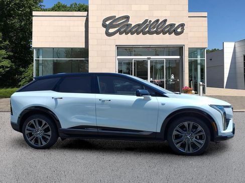 New 2027 Cadillac Optiq Premium Sport w/ LPO, Floor Liner Package AWD/4WD image 6