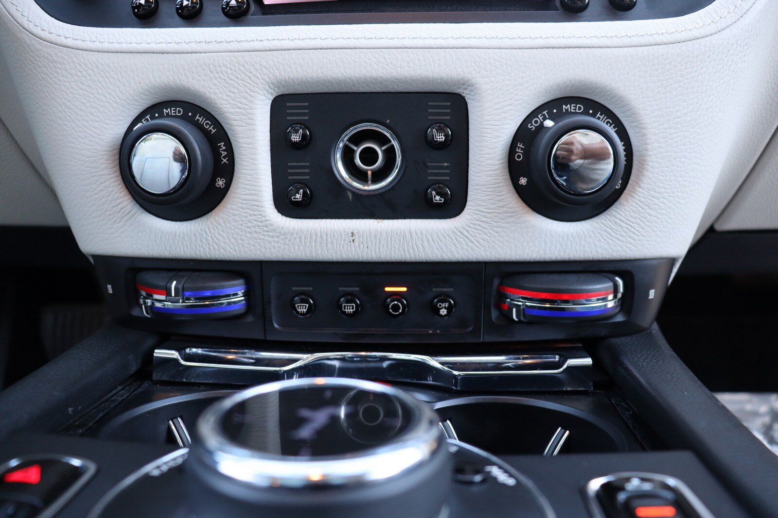 Used 2014 Rolls-Royce Ghost RWD image 32