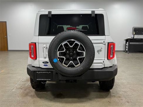 New 2025 Ford Bronco Outer Banks image 5