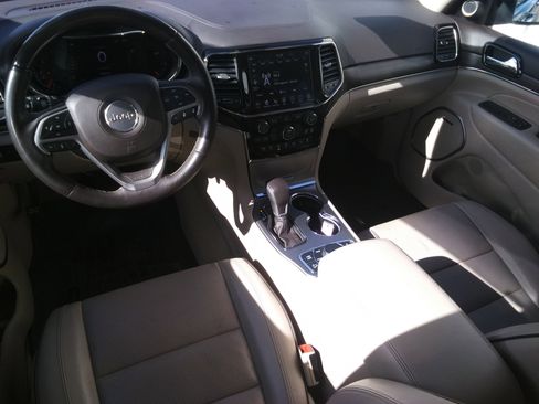 Used 2020 Jeep Grand Cherokee Overland image 14