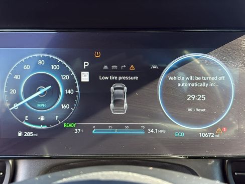 Used 2025 Hyundai Elantra SEL image 16