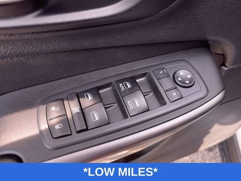 Used 2019 Jeep Cherokee Limited w/ Luxury Group AWD/4WD image 15